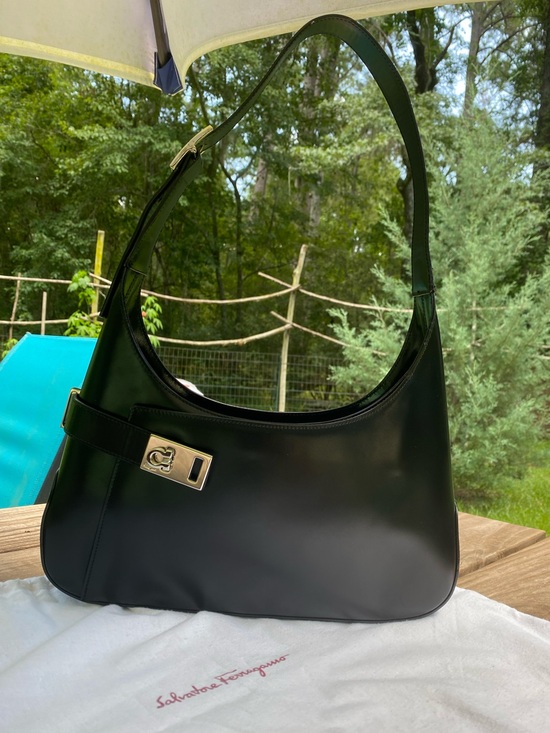 Salvatore Ferragamo Handbags - Authentic Salvatore Ferragamo black shoulder bag leather